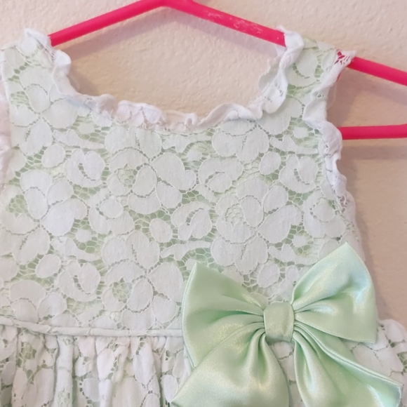 Lace sleeveless party dress - Picture 2 of 3